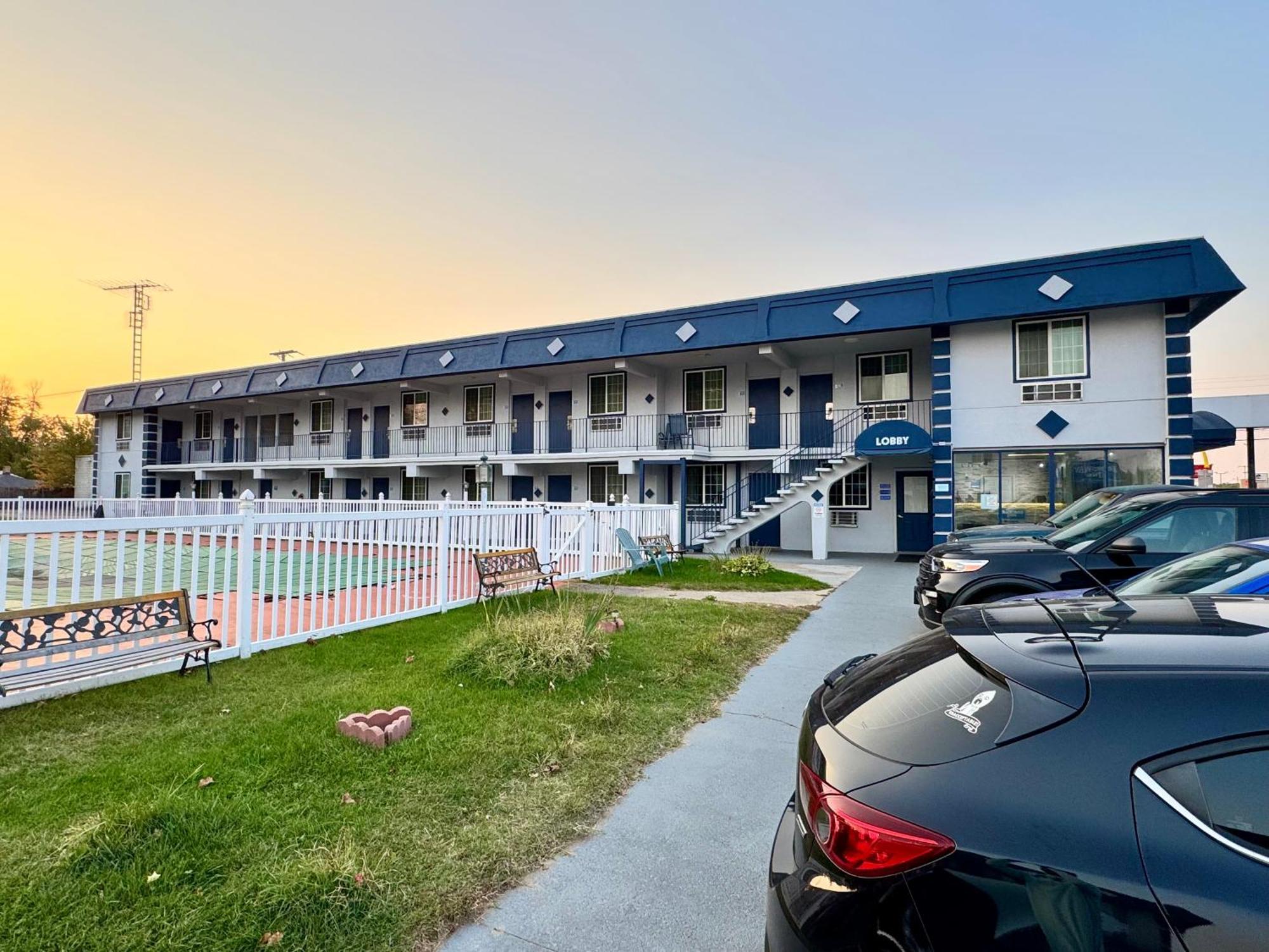 Rodeway Inn Saint Joseph Εξωτερικό φωτογραφία
